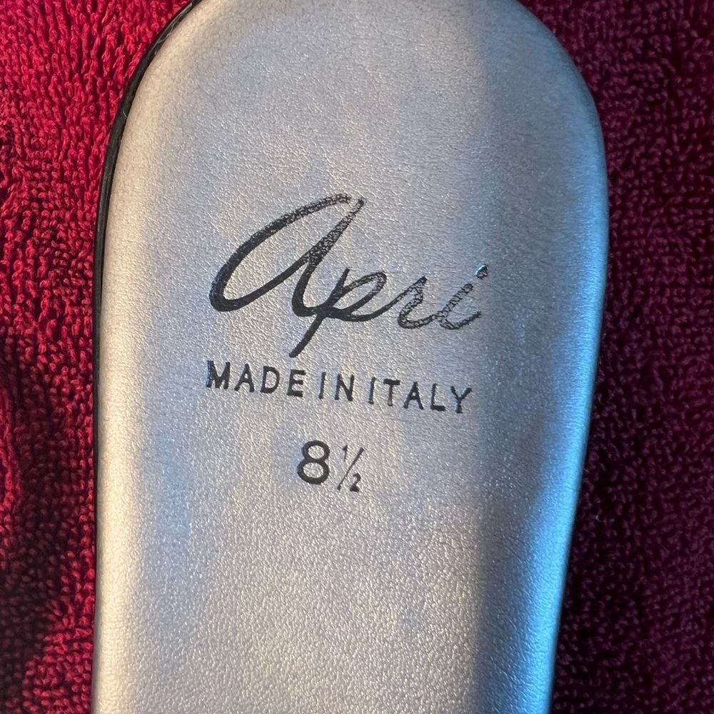 Apri Silver Accent Flip Flops with Elegant Script